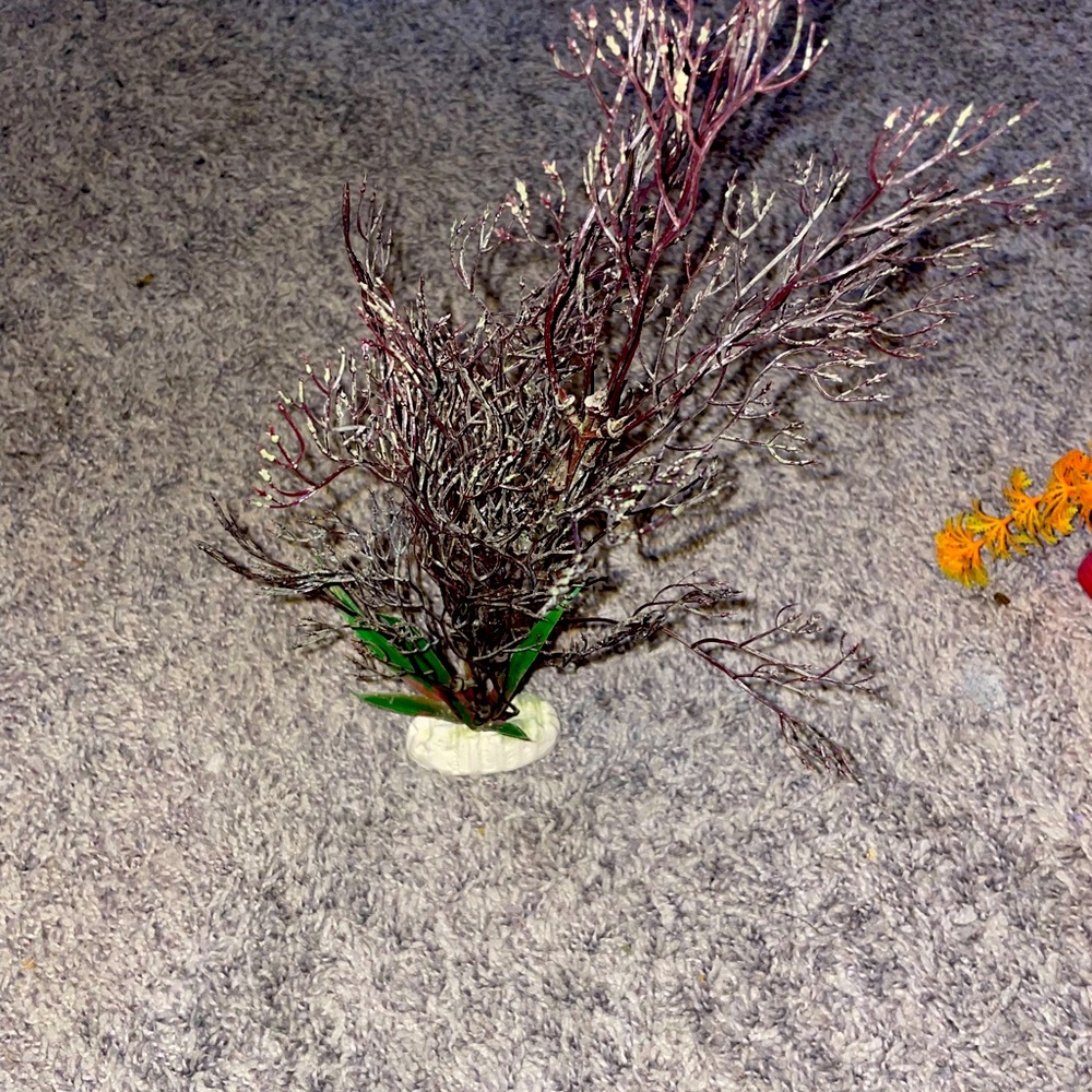 Fake aquarium plant